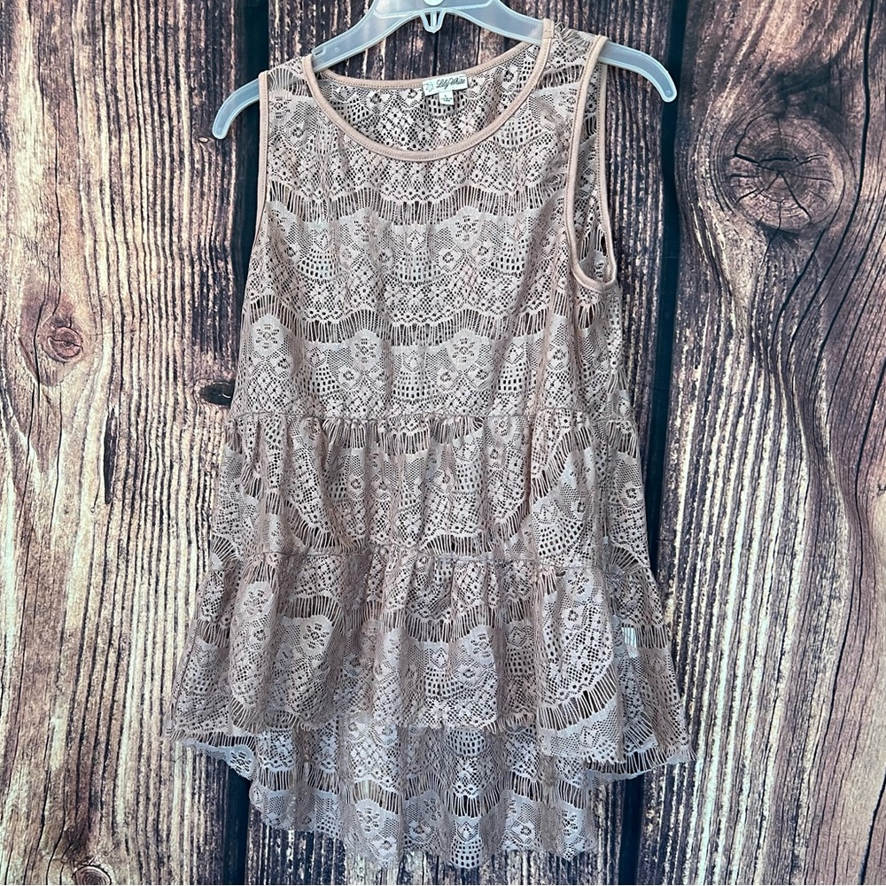 Lace Sleeveless Top in Beige